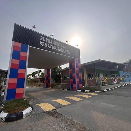 Hotel Putra Sentosa Retreat Camp, Sematan Zewnętrze zdjęcie