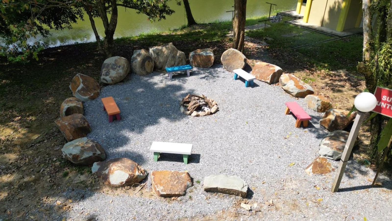 Hotel Putra Sentosa Retreat Camp, Sematan Zewnętrze zdjęcie