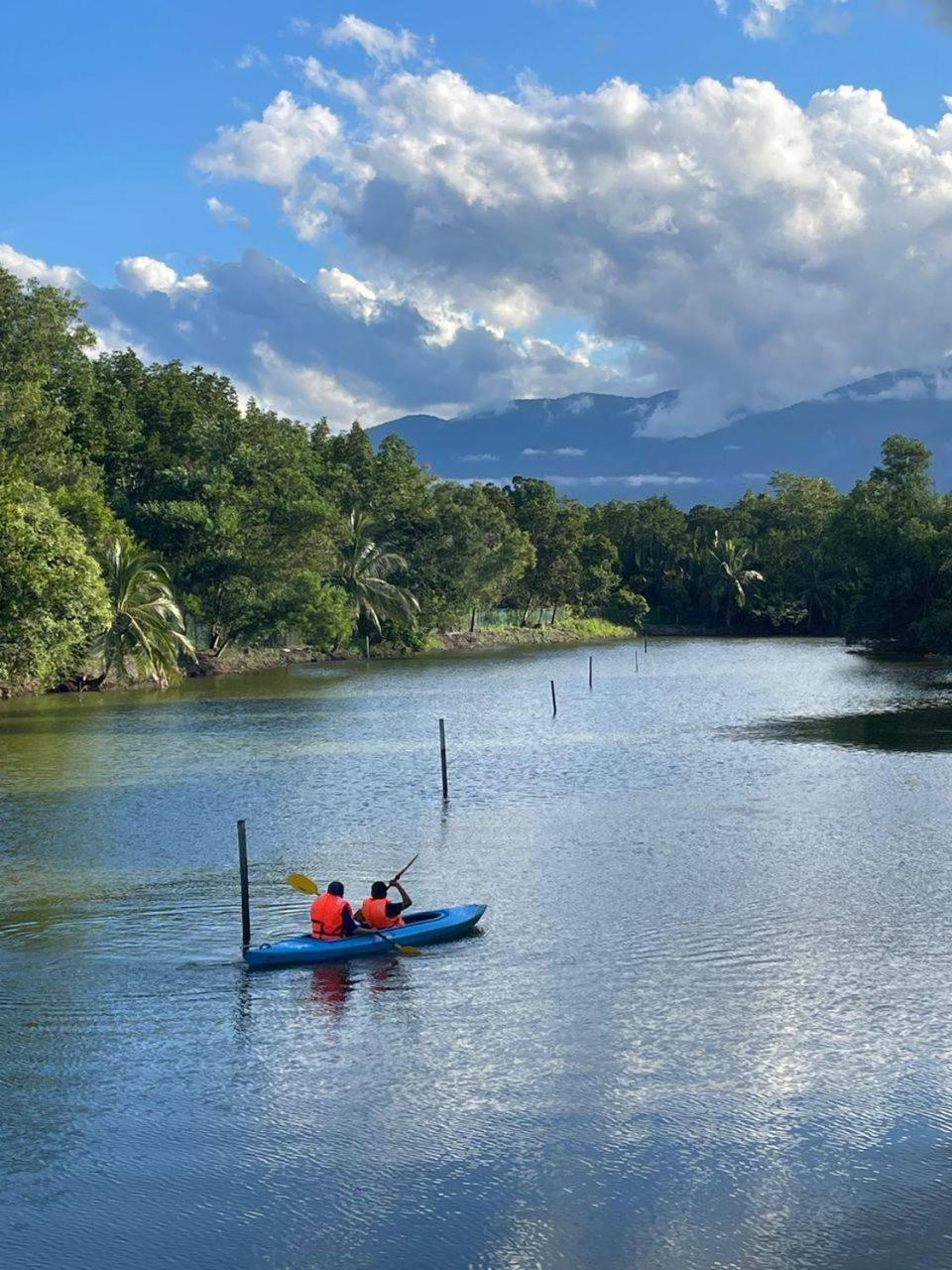 Hotel Putra Sentosa Retreat Camp, Sematan Zewnętrze zdjęcie